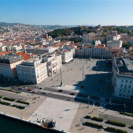 Appartamento In Centro Storico Триест Экстерьер фото